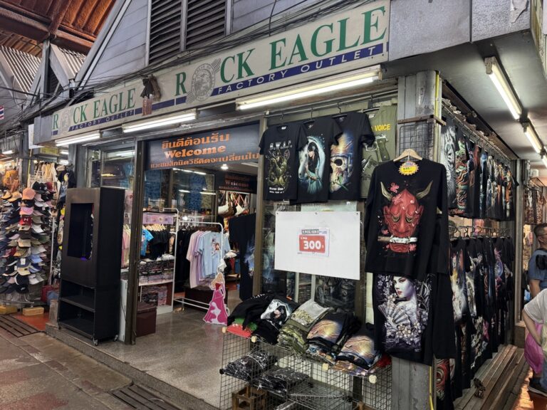 古着などを買い付けに世界から人が集まる場所