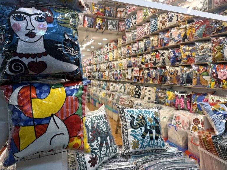 アート雑貨もたくさんあります