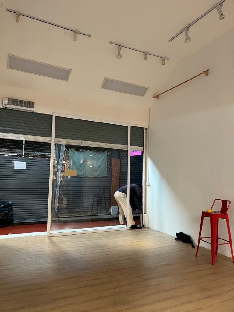 Soi YIPUN team checking the shop entrance before construction